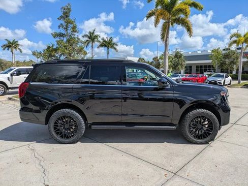 Certified 2025 Ford Expedition Active image 3