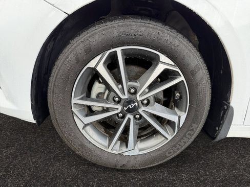 Used 2023 Kia Forte LXS w/ LXS Technology Package FWD image 14