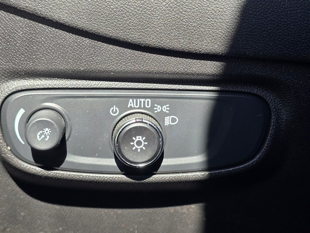Used 2024 Chevrolet Equinox LS FWD image 36