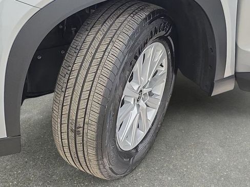 Used 2025 Toyota Grand Highlander AWD image 28