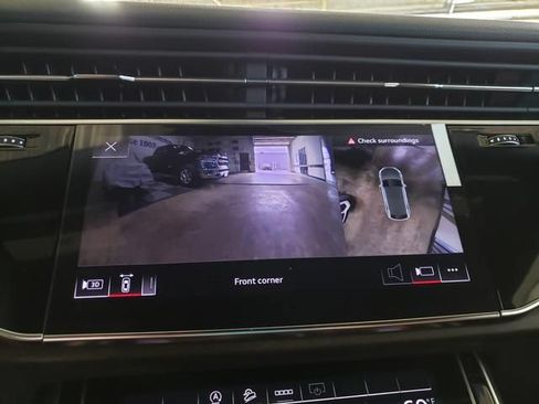 Used 2025 Audi Q8 Premium Plus AWD/4WD image 20
