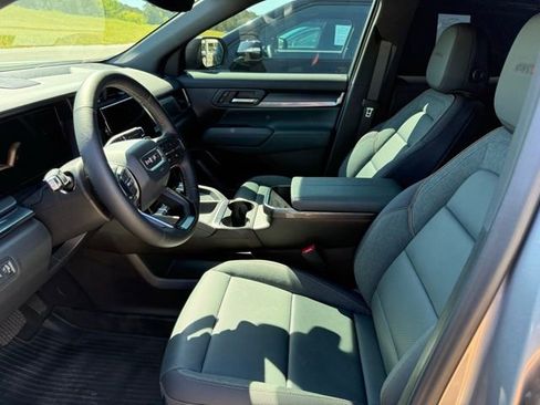 Used 2026 GMC Terrain AT4 w/ Convenience Package III image 7