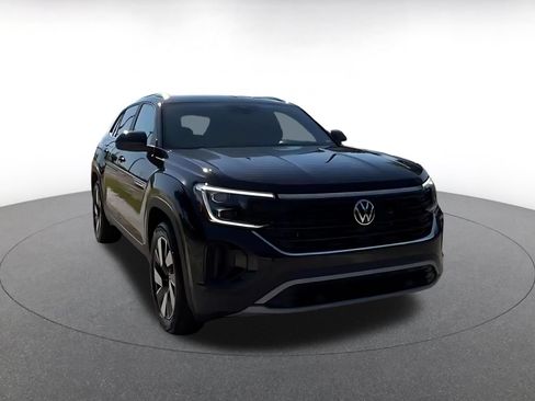 Used 2026 Volkswagen Atlas Cross Sport SE FWD image 3