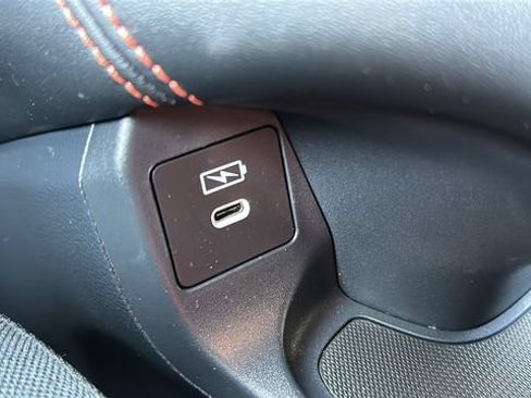 Used 2025 Honda HR-V Sport image 26
