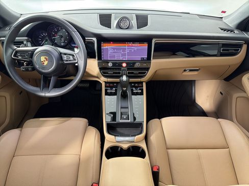 Certified 2026 Porsche Macan AWD/4WD image 17