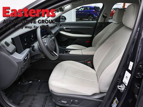 Used 2025 Hyundai Sonata SEL FWD image 14