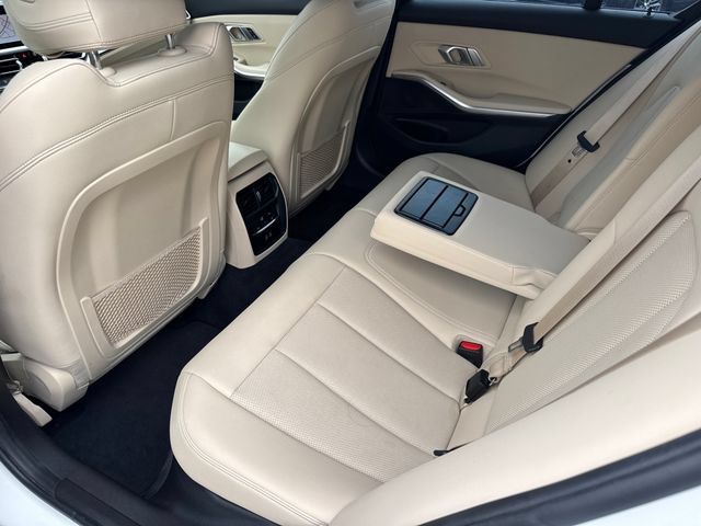 Used 2022 BMW 330i Sedan w/ Driving Assistance Package RWD image 19