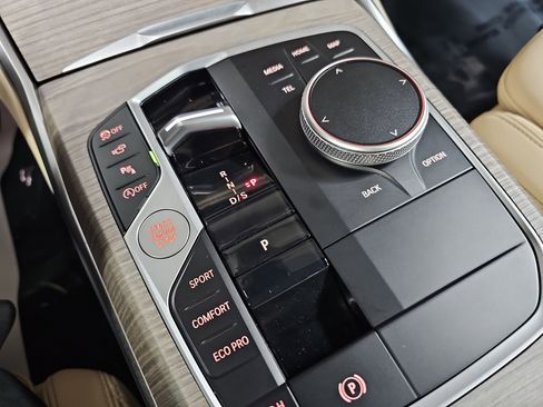 Certified 2025 BMW 330i Sedan w/ Premium Package image 25