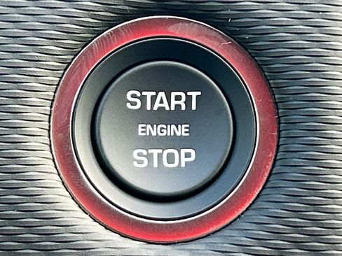 New 2025 Land Rover Discovery Dynamic SE image 29