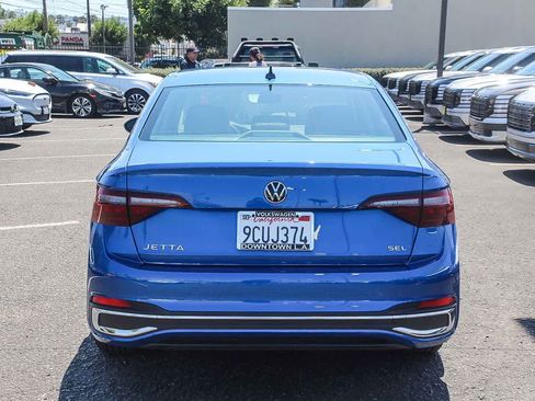 Used 2022 Volkswagen Jetta SEL FWD image 6