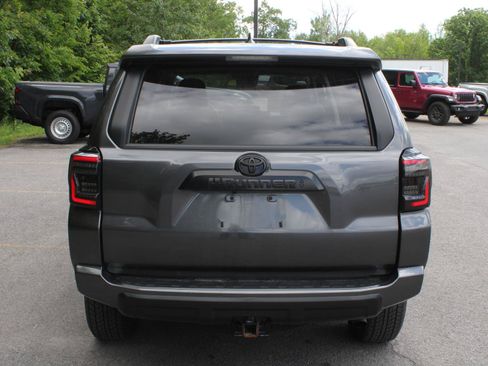 Used 2023 Toyota 4Runner TRD Off-Road Premium w/ Moonroof Package AWD/4WD image 6