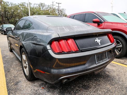 Used 2016 Ford Mustang Coupe image 10