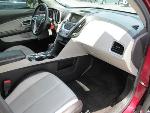 Used 2016 Chevrolet Equinox LTZ w/ Enhanced Convenience Package FWD image 11