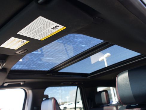 Used 2024 Ford Expedition Limited image 6