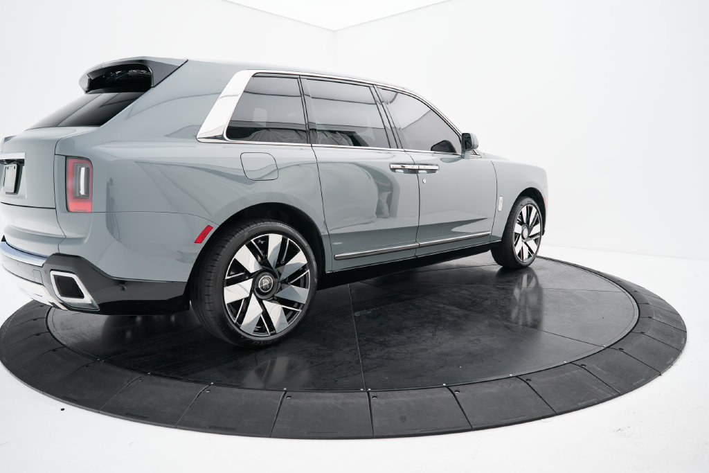 Used 2025 Rolls-Royce Cullinan AWD/4WD image 15