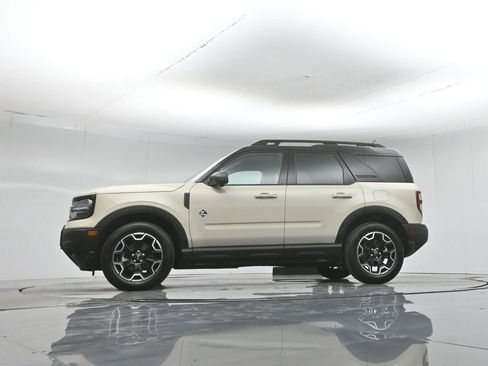 Used 2025 Ford Bronco Sport Outer Banks w/ Outer Banks Tech Package+ AWD/4WD image 53