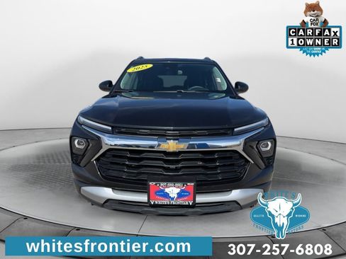 Used 2025 Chevrolet TrailBlazer LT AWD/4WD image 2