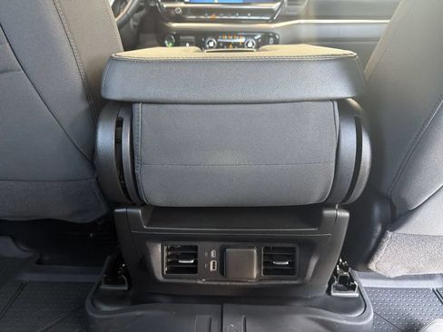 Used 2025 Chevrolet Silverado 1500 LT AWD/4WD image 21
