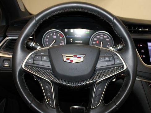 Certified 2025 Cadillac XT5 Sportv w/ Technology Package image 23