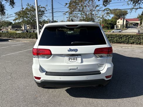 Used 2019 Jeep Grand Cherokee Laredo image 8