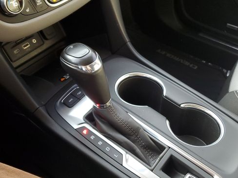 Used 2019 Chevrolet Equinox Premier image 30