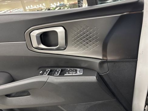 Used 2023 Kia Sorento EX image 28