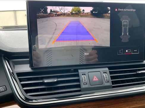 Used 2023 Audi Q5 2.0T Premium w/ Convenience Package image 24