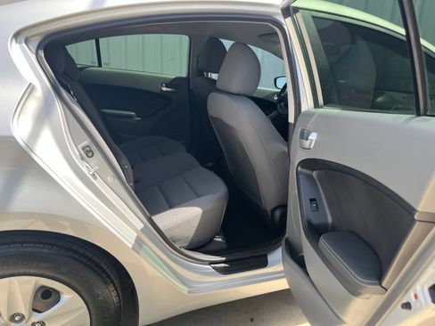 Used 2018 Kia Forte LX FWD image 14