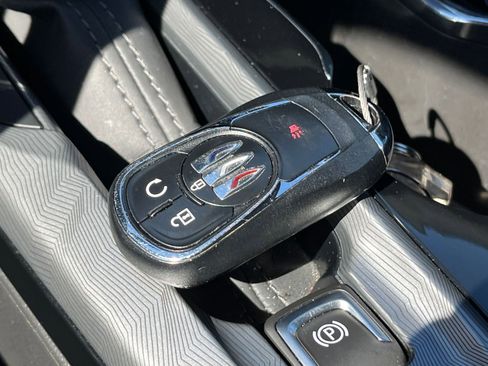 Used 2025 Buick Envista Sport Touring image 22