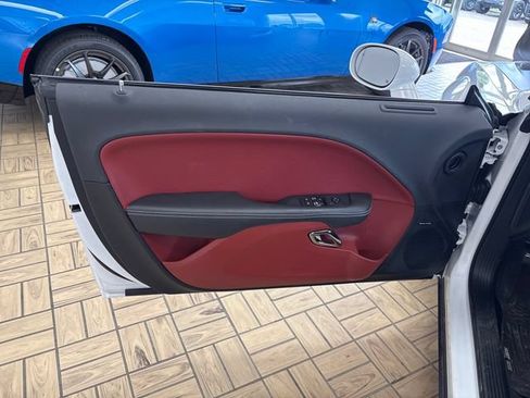 Used 2018 Dodge Challenger SRT Hellcat RWD image 12