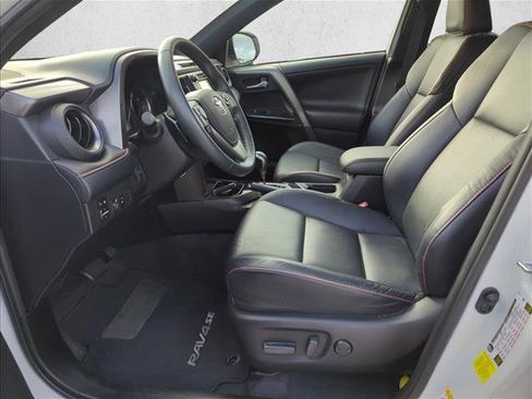 Used 2016 Toyota RAV4 SE image 8