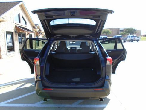 Used 2021 Toyota RAV4 XLE FWD image 23