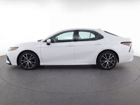 Used 2022 Toyota Camry SE w/ Carpet Mat Package (TMS) FWD image 38