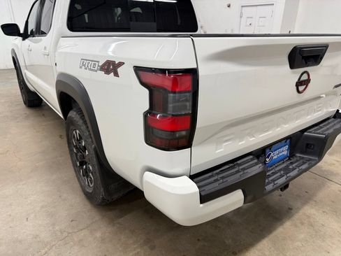 Used 2023 Nissan Frontier PRO-4X w/ Tow Package AWD/4WD image 8