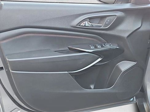 Used 2024 Chevrolet Trax RS w/ Sunroof Package image 10