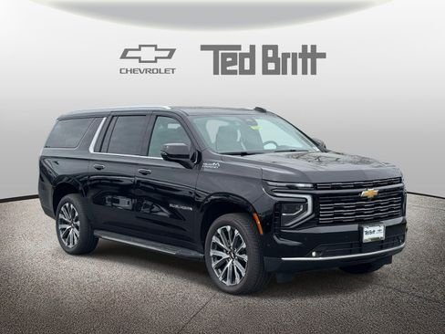 New 2026 Chevrolet Suburban High Country image 3