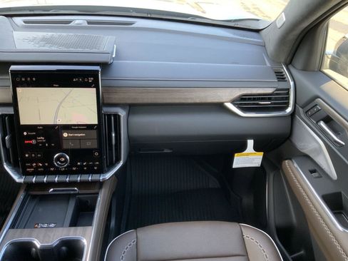 New 2026 GMC Acadia Denali Ultimate w/ LPO, Floor Liner Package image 71