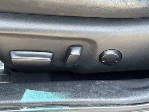 Used 2015 Toyota Camry XSE FWD image 15