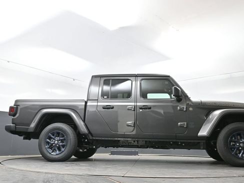 New 2026 Jeep Gladiator Sport AWD/4WD image 37