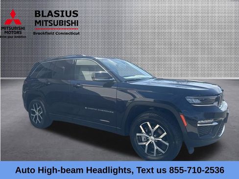 Used 2023 Jeep Grand Cherokee Limited w/ Trailer Tow Prep Group (B) AWD/4WD image 18