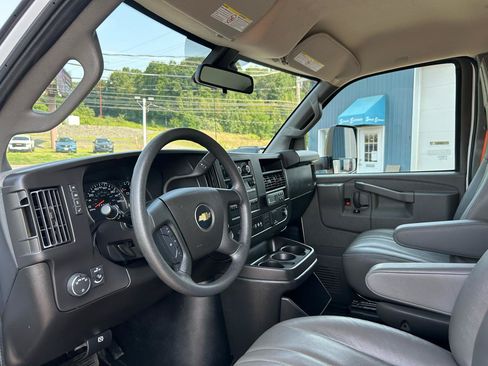 Used 2024 Chevrolet Express 3500 w/ Power Convenience Package RWD image 12