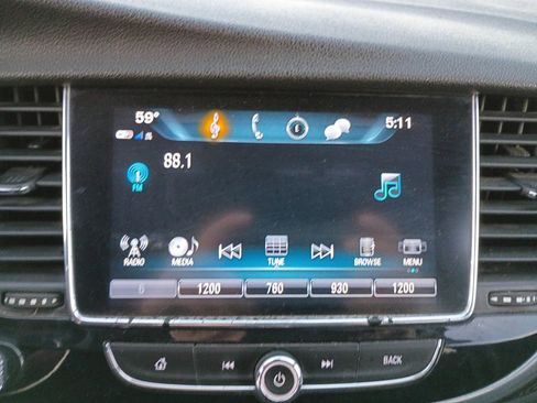 Used 2019 Buick Encore Essence image 28