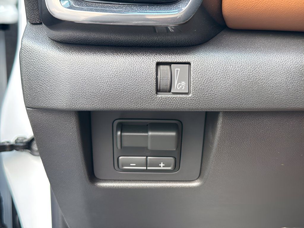 New 2026 GMC Canyon AT4 w/ Technology Plus Package AWD/4WD image 20