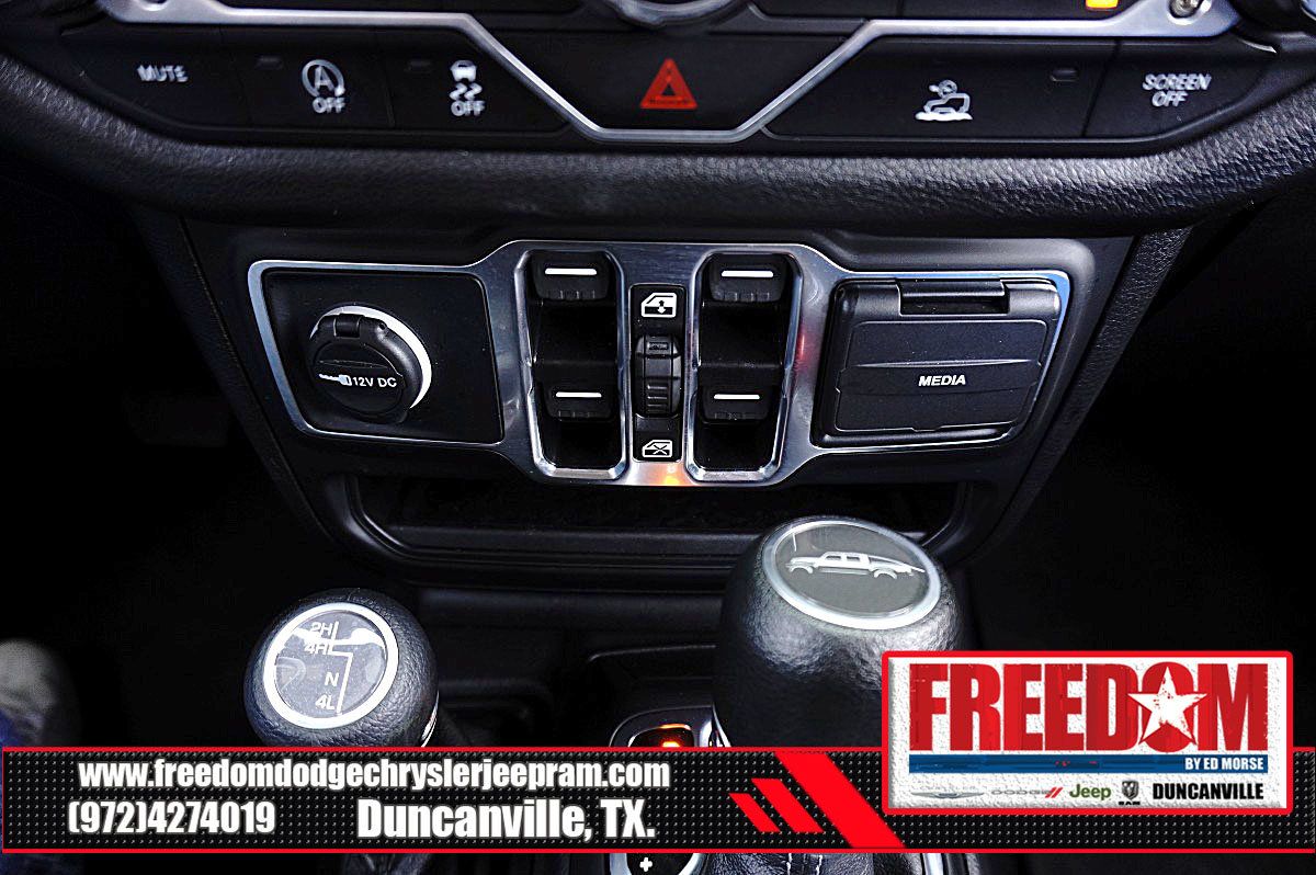 Used 2025 Jeep Gladiator Sport AWD/4WD image 26