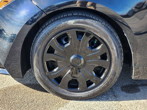 Used 2023 Toyota Corolla LE image 9