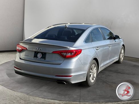 Used 2016 Hyundai Sonata SE FWD image 7