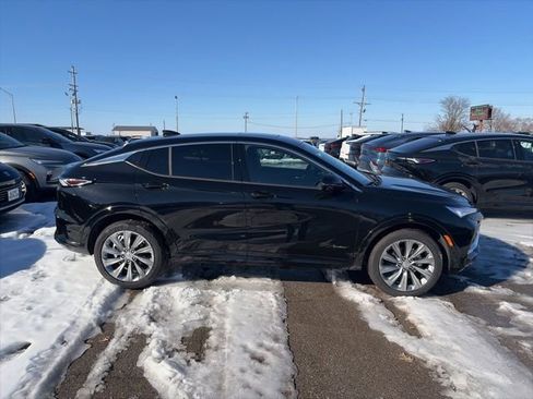 New 2026 Buick Envista Avenir image 7