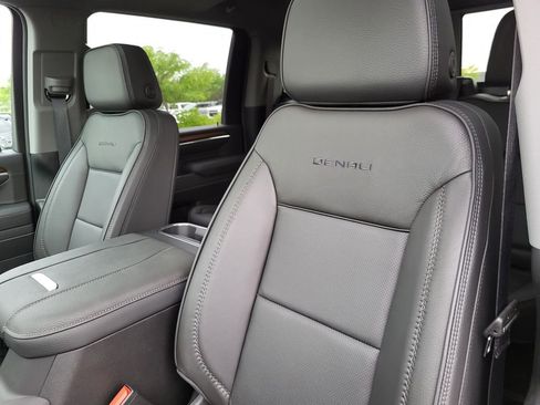 New 2025 GMC Sierra 2500 Denali w/ Denali Reserve Package image 18