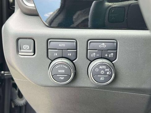 Certified 2024 Chevrolet Silverado 1500 RST AWD/4WD image 21