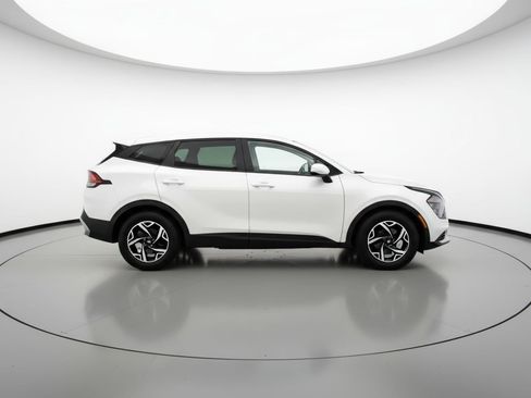 Used 2025 Kia Sportage LX image 11